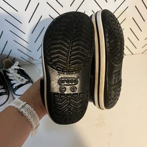 Toddler crocs size 9